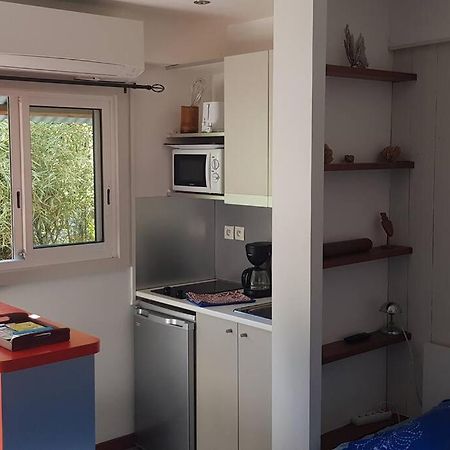 Studio Moderne Climatise Avec Jardin, Plage A Pied Ле Диамант Екстериор снимка